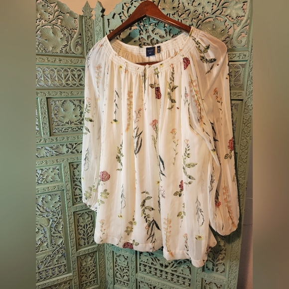 Kaari | Floral Ivory Long Sleeve Smocked Sheer Long Sleeve Blouse | Size 3X - Picture 2 of 11